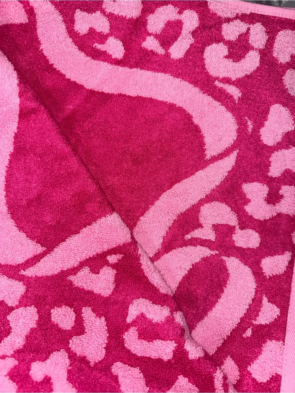 Juicy Couture Hot Pink Leopard Print Towel Set